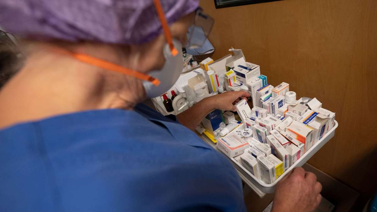 Krankenhäuser vor neuer Corona-Welle?: Virologe warnt vor Verharmlosung von Omikron