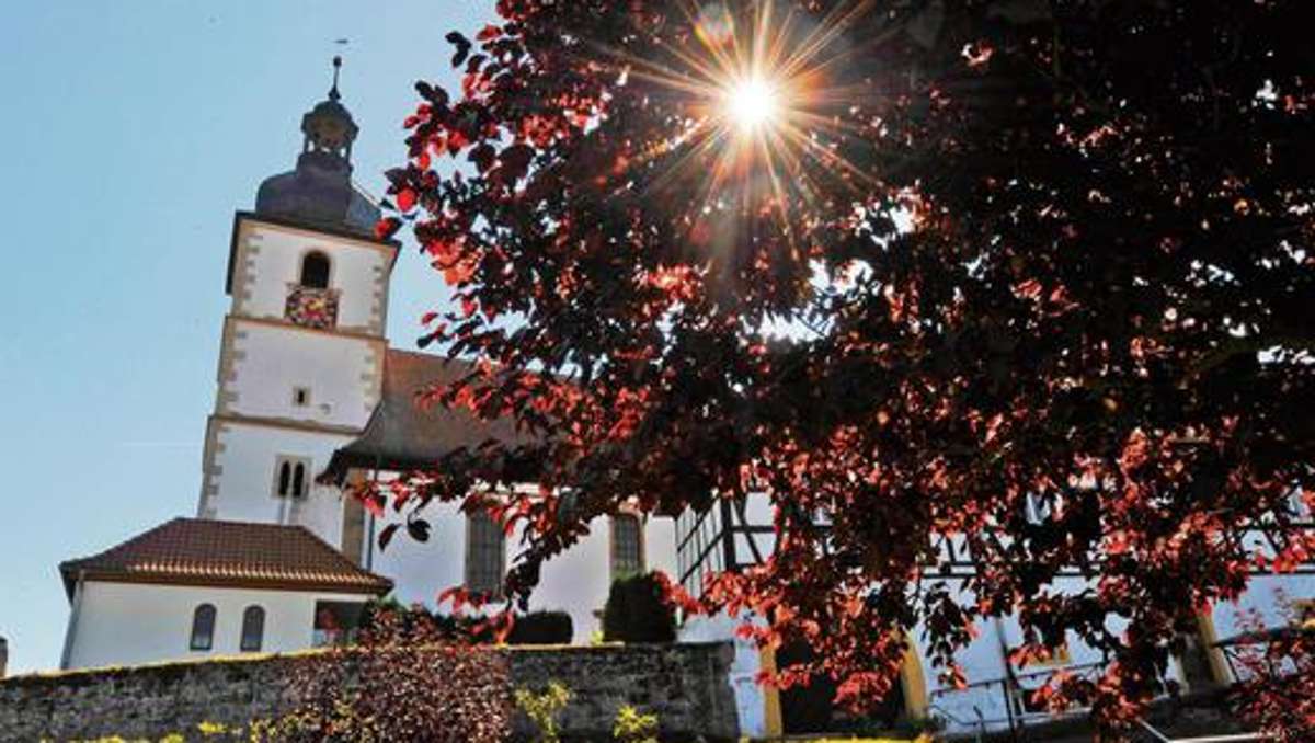 Hildburghausen: Hiobsbotschaft: Kirche hat Dachschaden