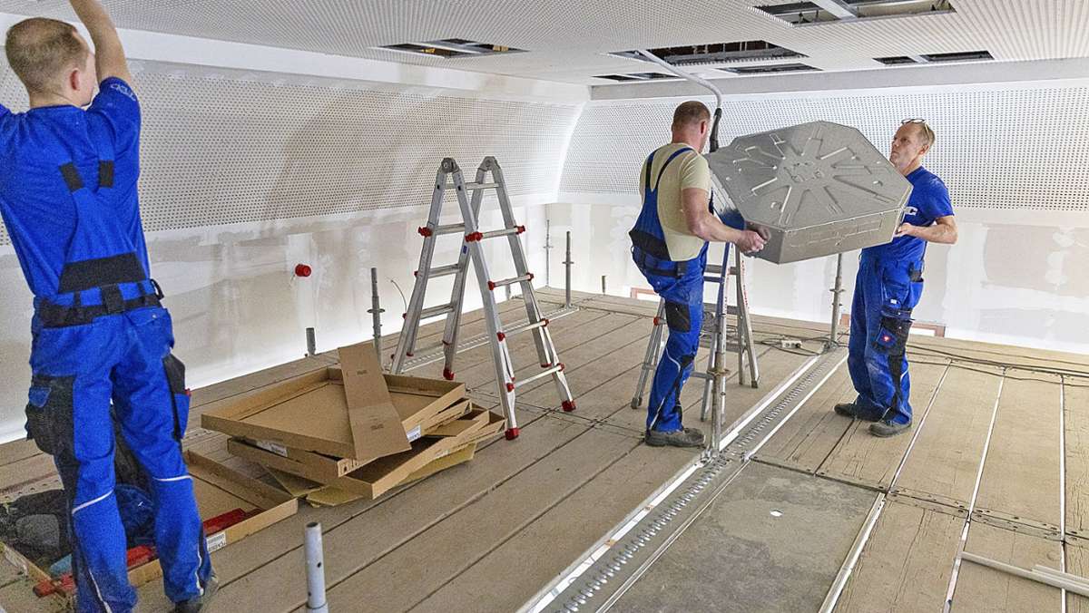 Renovierung in Gehren: Forstamtssaal auf die Decke gestiegen