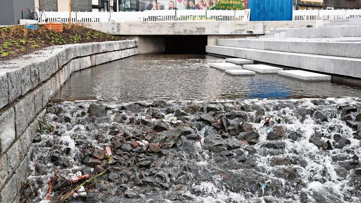 Suhl/ Zella-Mehlis: Illegale Müllkippe schwimmt an die Oberfläche