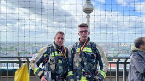 Sonneberger Feuerwehrleute jubeln über Berlins Dächern 
