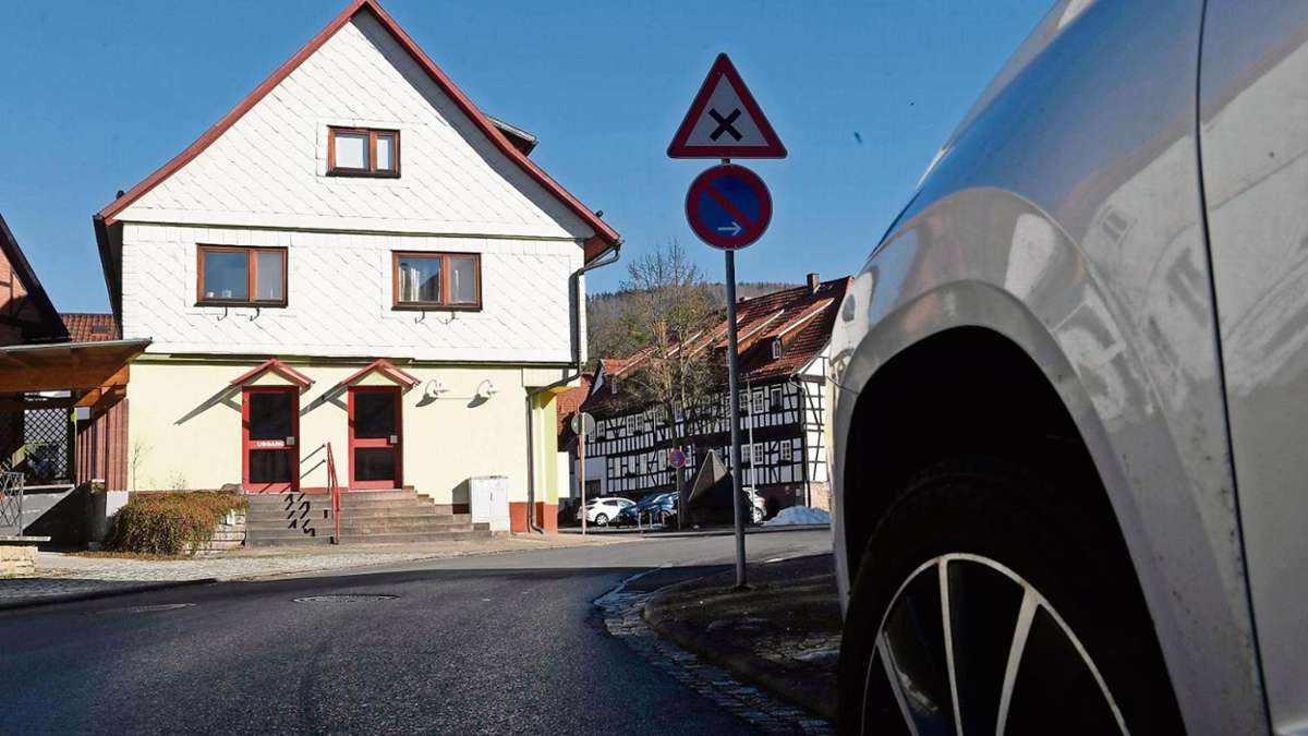 Albrechts: Wunsch: Verkehrsspiegel für die Engstelle in Albrechts
