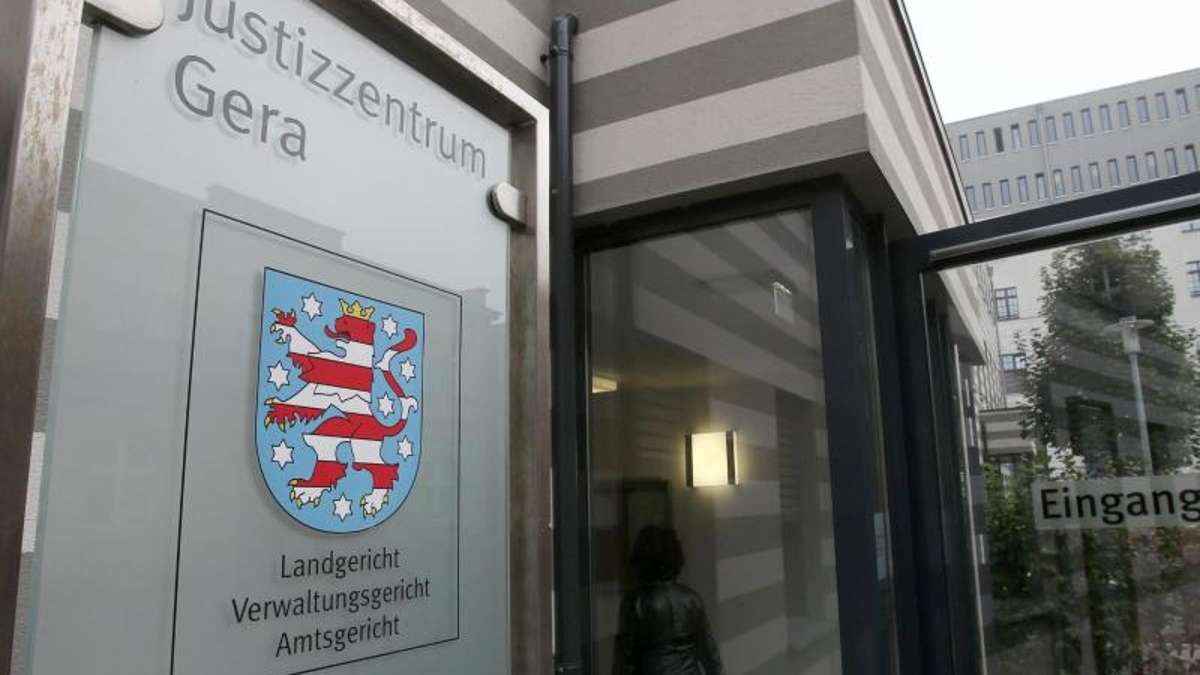 Thüringen: Nachbarn mit Messer erstochen - Mordprozess in Gera
