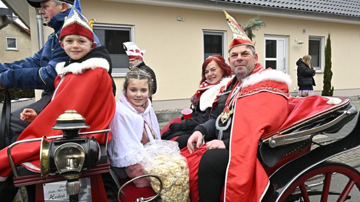 Umzug: 70 Jahre Karneval in Langenfeld