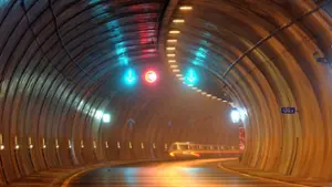 Hackedicht auf der A71: Schlangenlinien im Rennsteigtunnel