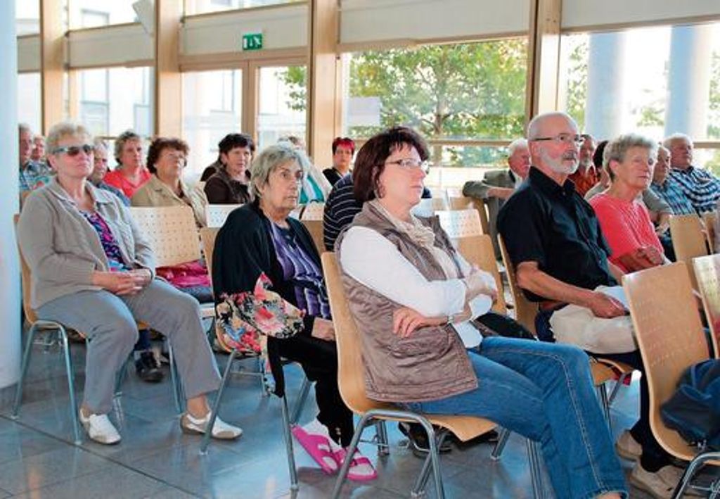 Aufmerksam verfolgten die Besucher des Gesundheitsforums im Klinikum Bad Salzungen die Vorträge zum Thema Darmkrebs.
