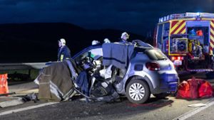 Frontalzusammenstoß: 69-jährige Fahrerin stirbt