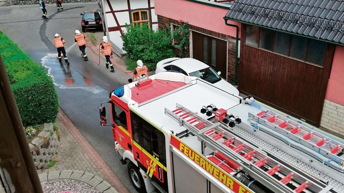Schmalkalden: Feuerwehr beseitigt Ölspur in Heßles