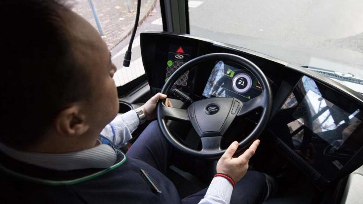Wirtschaft: Mangel an Busfahrern führt zu Einschränkungen