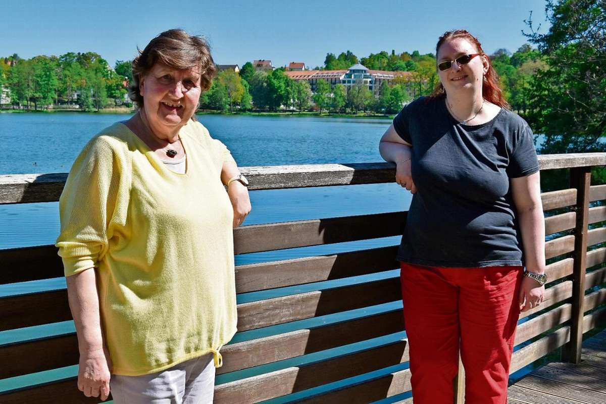 Anna Schmidt (links) und Michaela Bornschlegel sind wieder genesene Covid-19-Patientinnen. Aktuell sind sie zur Anschlussheilbehandlung in der Parkklinik in Bad Salzungen, wo sie sich auf den Wiedereinstieg in ihrem Alltag vorbereiten. Fotos (2): Susann Eberlein