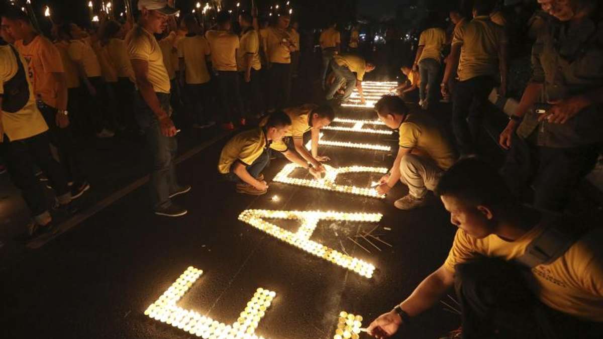 Thüringen: Earth Hour: Eine Stunde Dunkelheit für den Klimaschutz