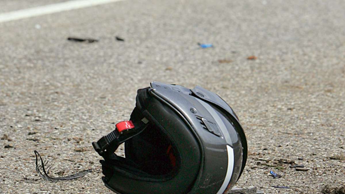 Thüringen: 21-jähriger Motorradfahrer stürzt und stirbt in Flammen seines Bikes
