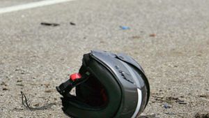 Motorradfahrer wird tot am Straßenrand gefunden