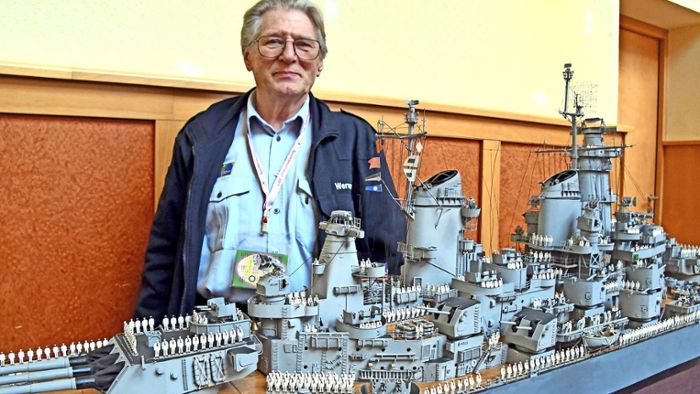 Modellbau-Ausstellung: Miniaturmatrosen auf dem Schlachtschiff