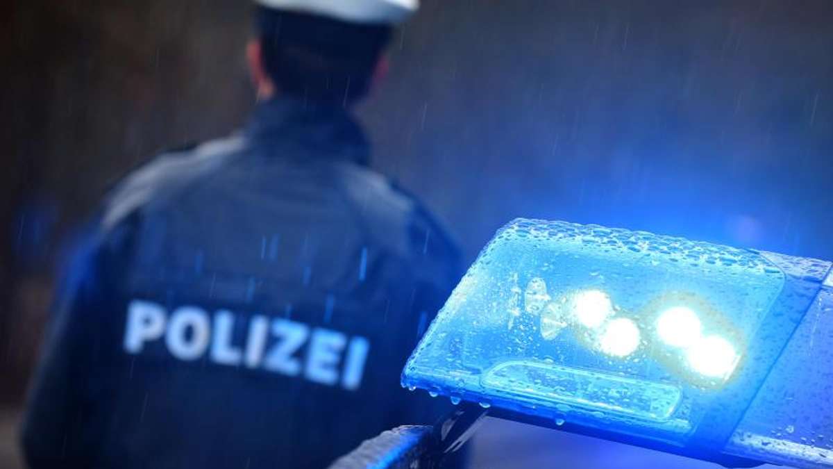 Thüringen: High auf Pilzen: Mann beißt Polizisten in den Finger