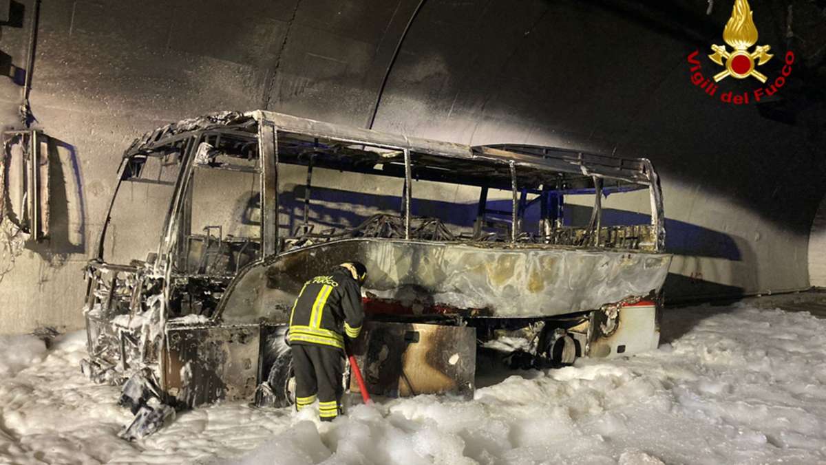 Am Comer See in Italien: Busfahrer rettet 25 Kinder aus brennendem Fahrzeug