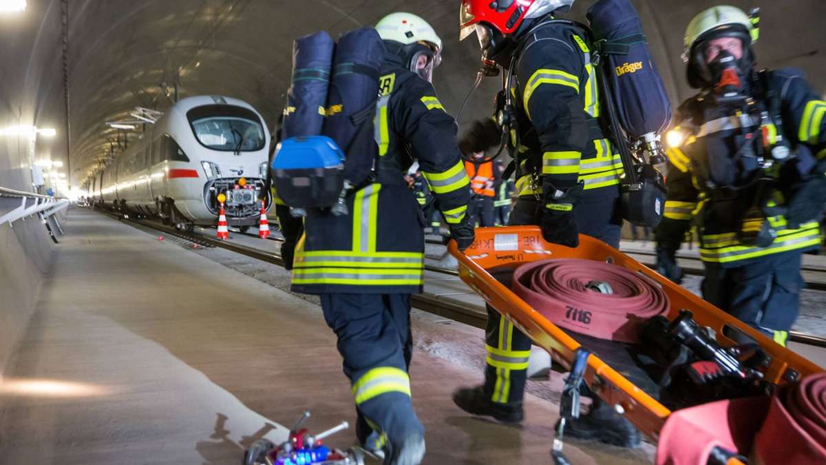 Ilmenau: Notfallübung auf der ICE-Neubaustrecke