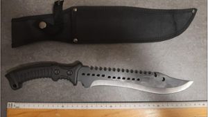 Polizei stellt Messer sicher