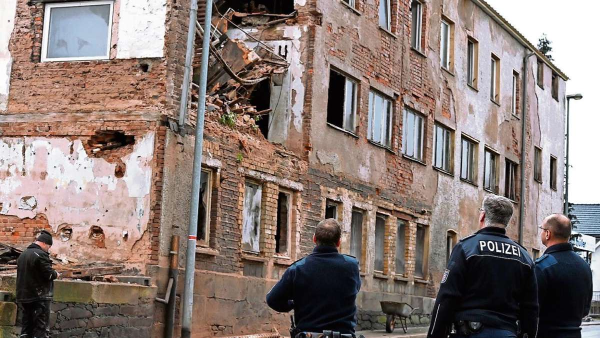 Sonneberg: Hauswand stürzt bei Bauarbeiten in Sonneberg ein