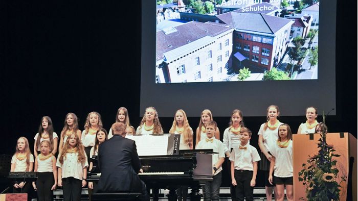 Gymnasium Hildburghausen: Mädchen dürfen seit 100 Jahren kommen