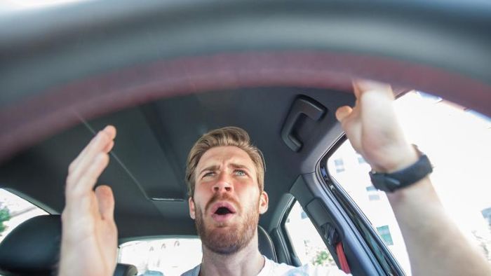 Eskalation in Coburg: Autofahrer fährt Autofahrer über den Fuß