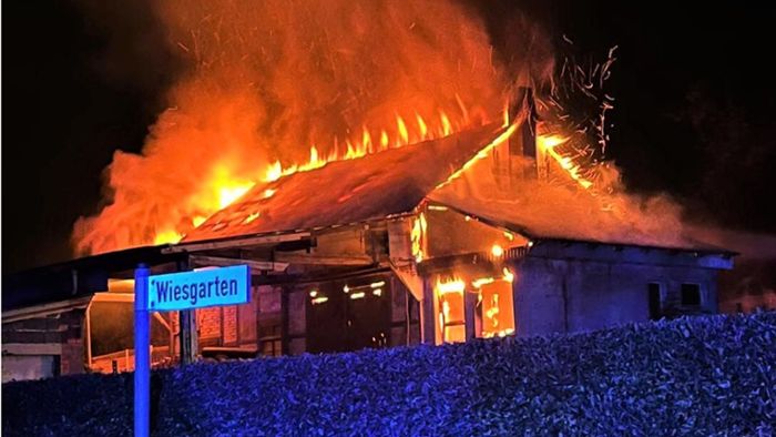 Oepfershäuser Scheune nach Brand akut einsturzgefährdet