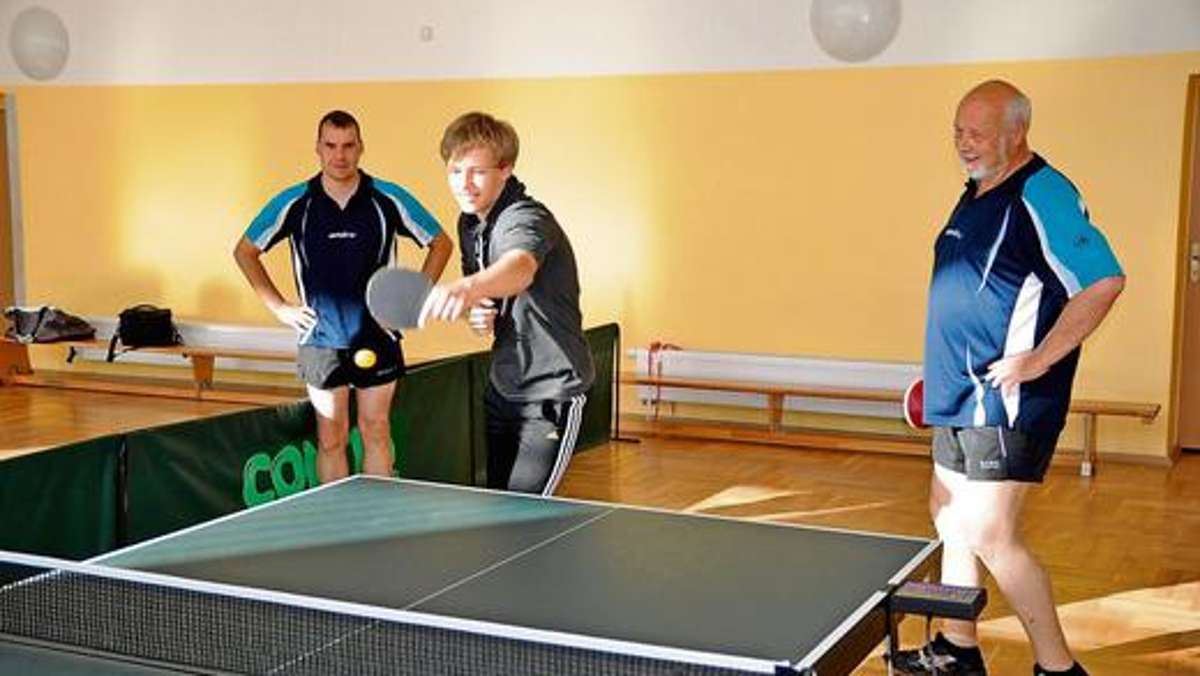 Ilmenau: Auch in den Ferien mit dem Tischtennis-Roboter trainiert