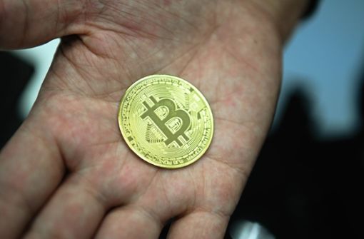 Am Montagvormittag kostete ein Bitcoin etwas mehr als 35.000 US-Dollar. Foto: dpa/Nicolas Armer