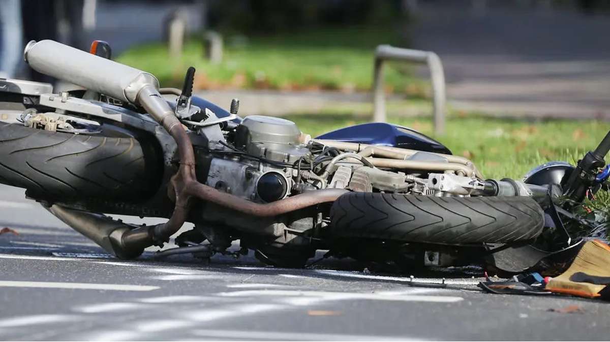 Polizei sucht Zeugen: Motorradfahrer stirbt nach Sturz auf A71