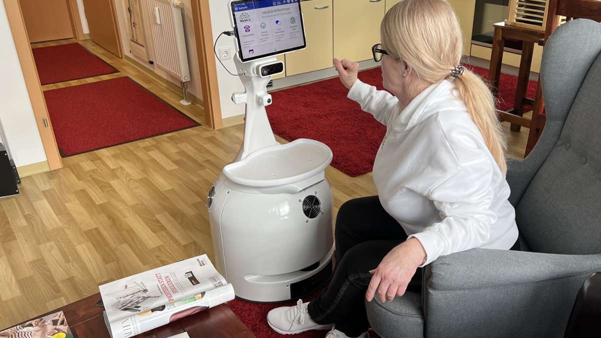 Neue Technologie: Senioren testen Pflegeroboter der TU