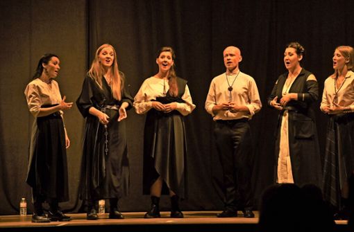 Professionellen A-Cappella-Gesang boten die Sängerinnen und Sänger der lettischen Gesangsgruppe „Latvian Voices“. Foto: Wolfgang Swietek