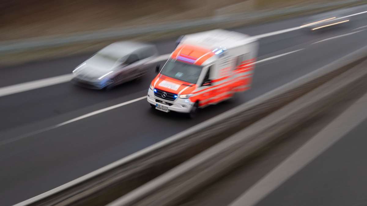 Landkreis Deggendorf: Acht Verletzte bei Unfall auf Autobahn in Niederbayern