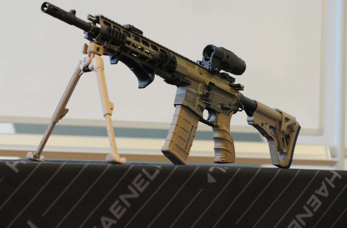 Das MK556 der Suhler Firma C.G. Haenel wird nun doch nicht das neue Standardgewehr der Bundeswehr. Heckler & Koch darf wohl die Waffen liefern. Foto: dpa/Wolf von Dewitz