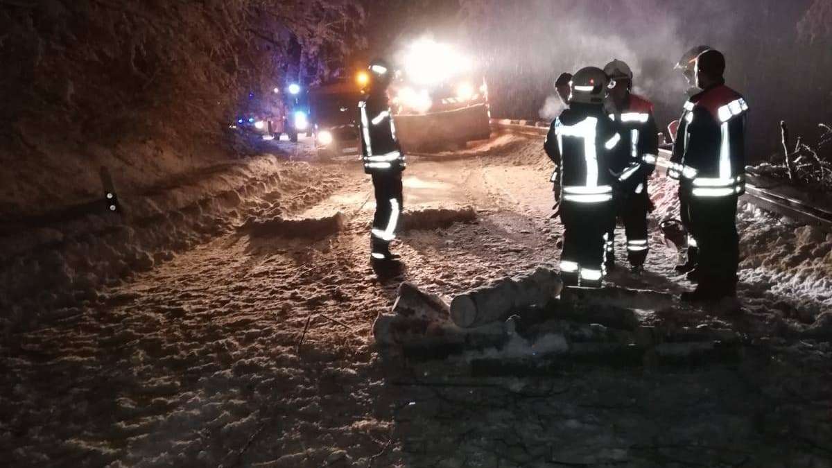 Thüringen: Winter- und Tauwetter halten Polizei und Feuerwehr weiter auf Trab
