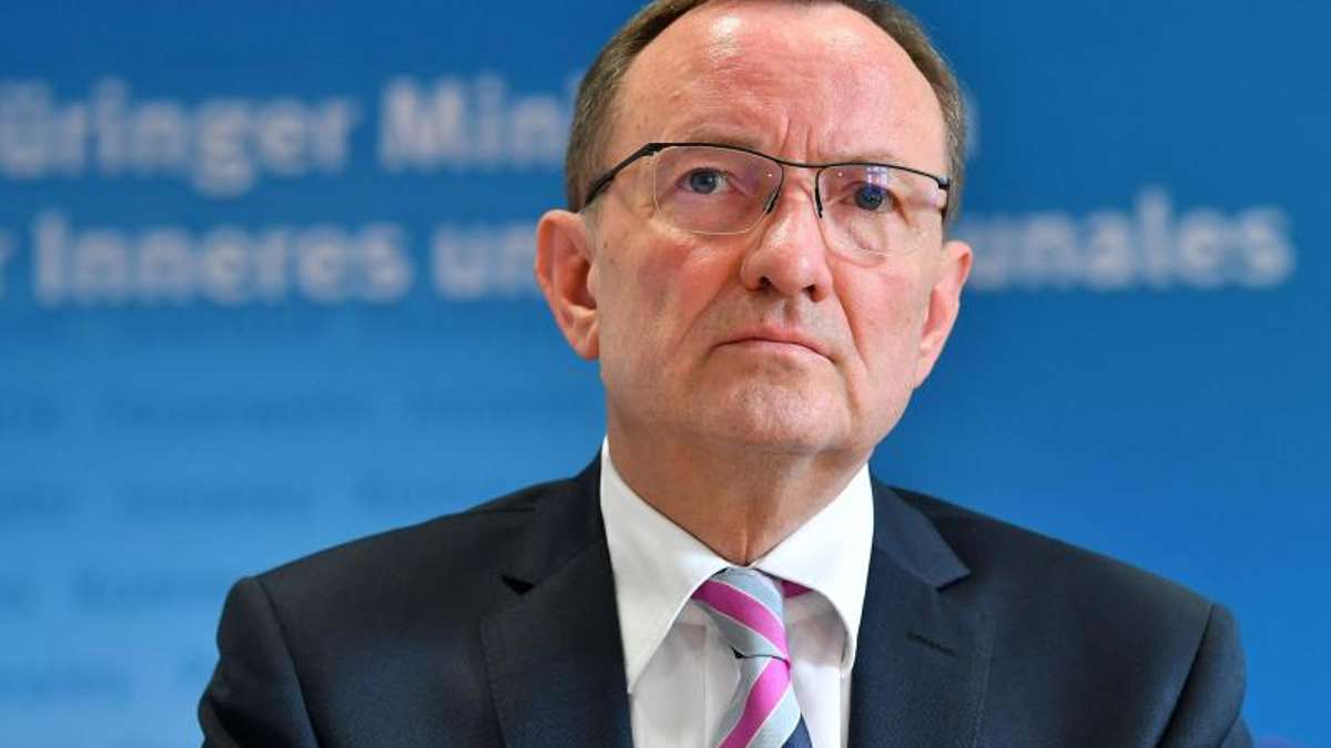 Thüringen: Innenminister tritt zurück, Schmalkalder Bürgermeister winkt ab