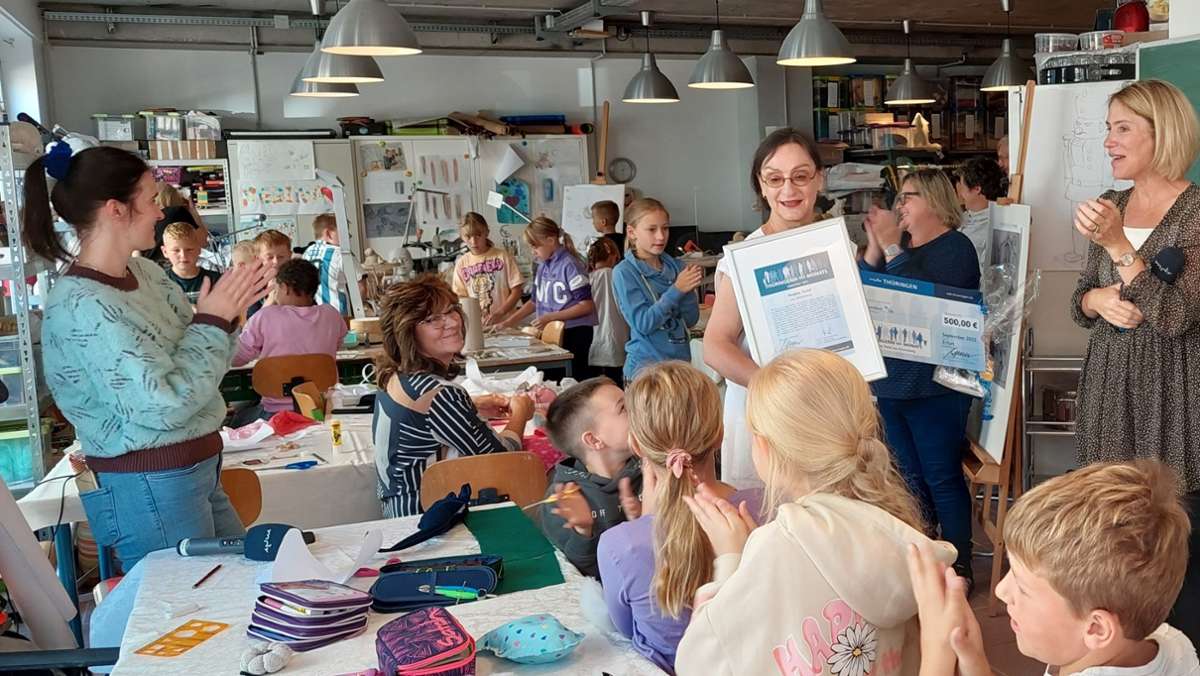 Künstlerkinder-Projekt: Beifall für   Atelier-Chefin im Ehrenamt