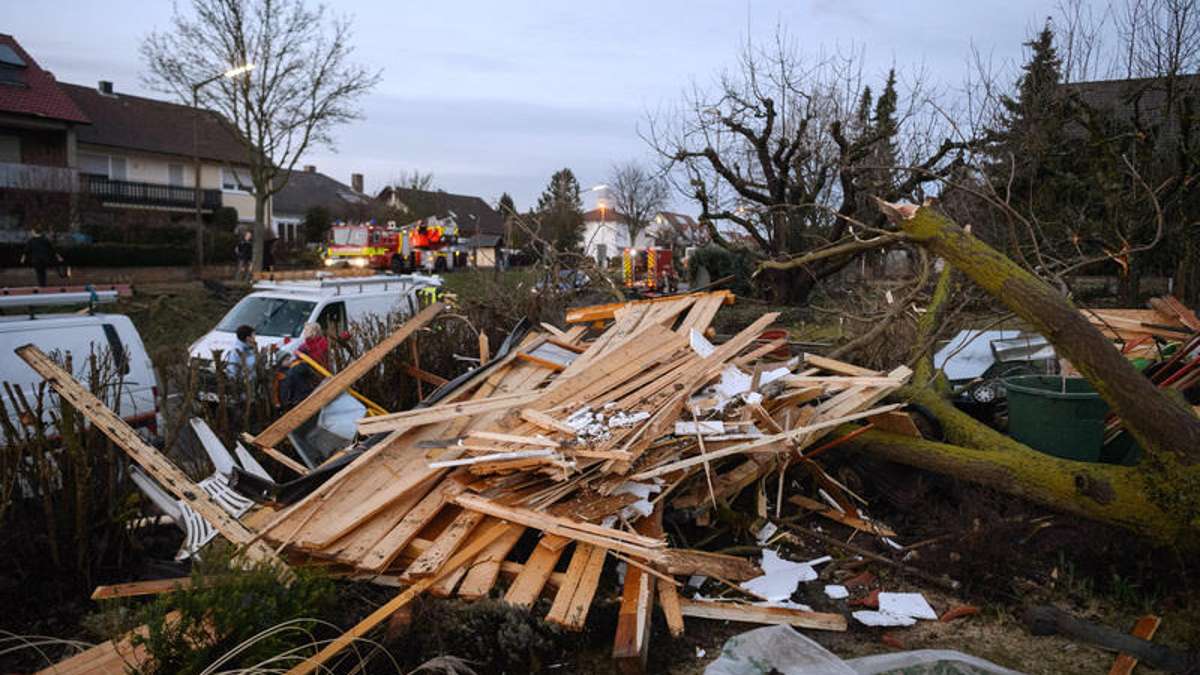 Nachbar-Regionen: Tornado tobt durch Ort - «Es hat alles gekracht und geklappert»