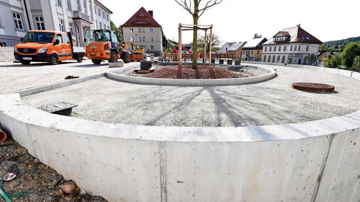 Zella-Mehlis: Handläufe und Geländer für den Rathausplatz