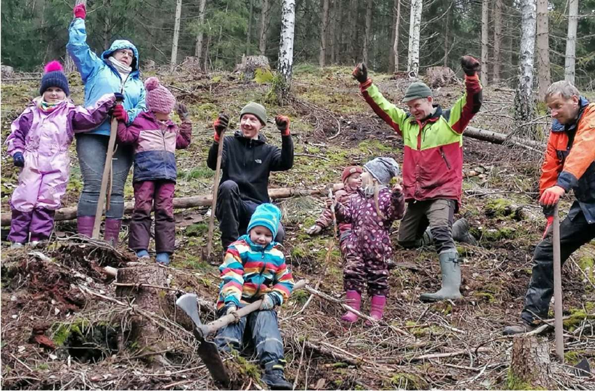 Die Mupperger Kinder forsten den Wald auf. Foto: Sibylle Lottes/Sibylle Lottes