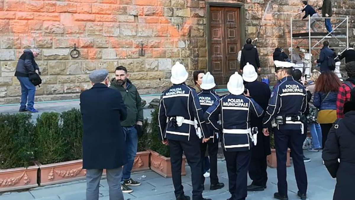 Vorfall in Florenz: Klimaaktivisten beschmieren Palazzo Vecchio mit Farbe