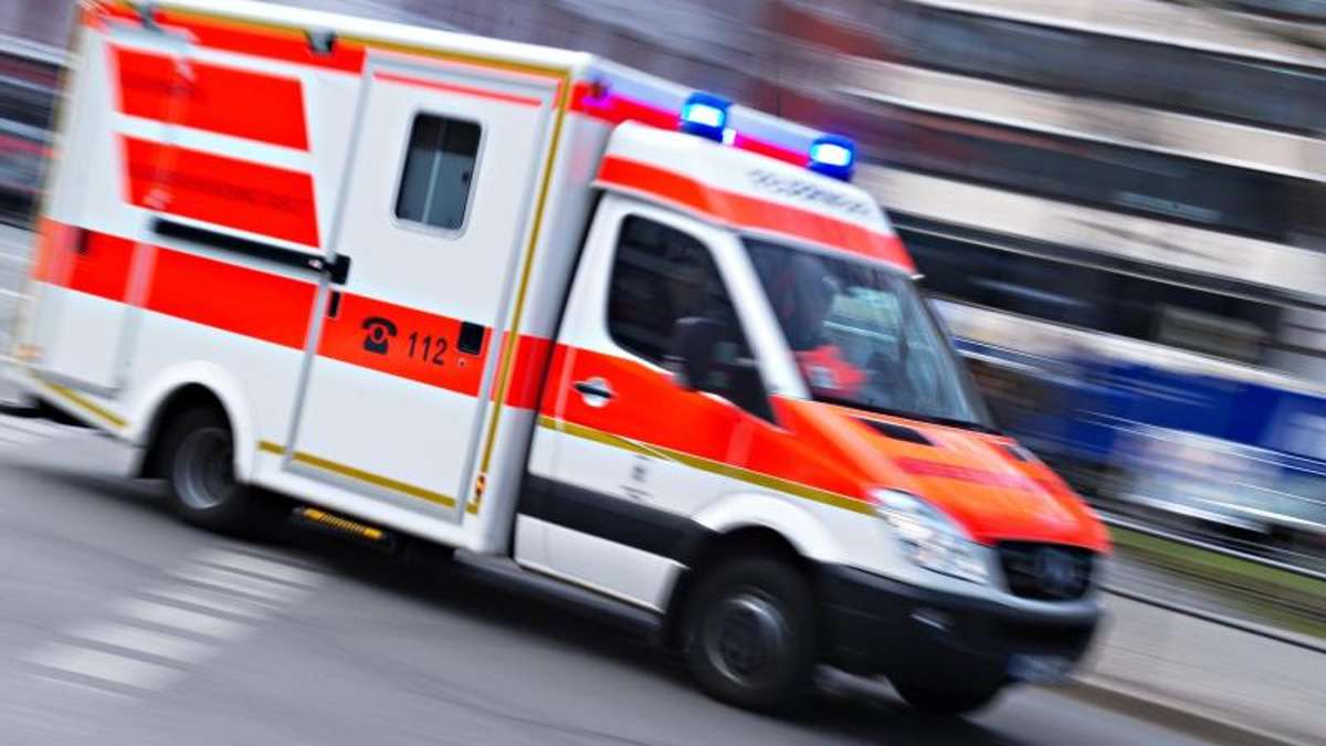 Ohrdruf: Zwei Lastwagen krachen ineinander: Beide Fahrer schwer verletzt