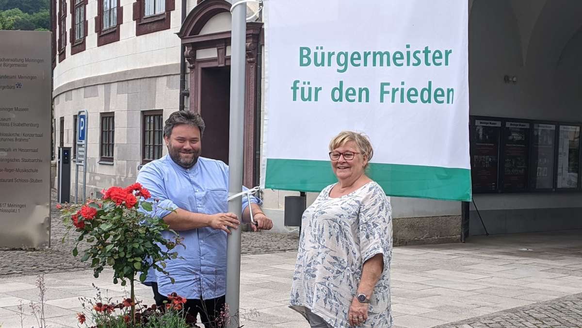 Bürgermeister für den Frieden: Meiningen zeigt Flagge gegen Atomwaffen