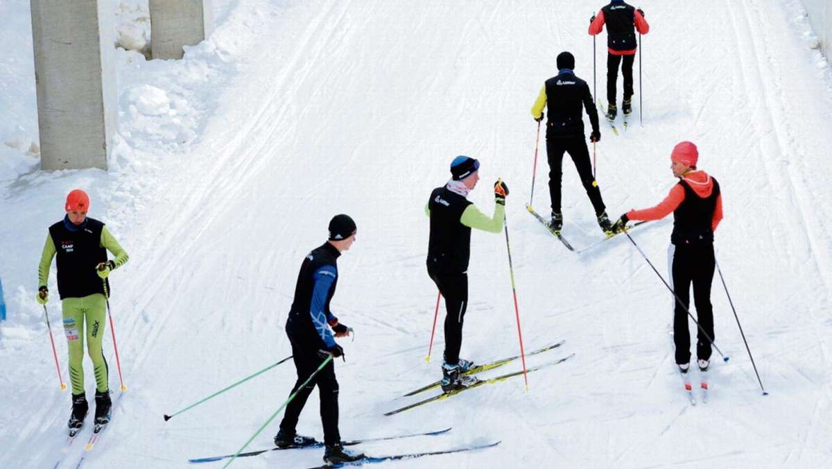 Oberhof: Offene Türen zum Geburtstag in der Skihalle