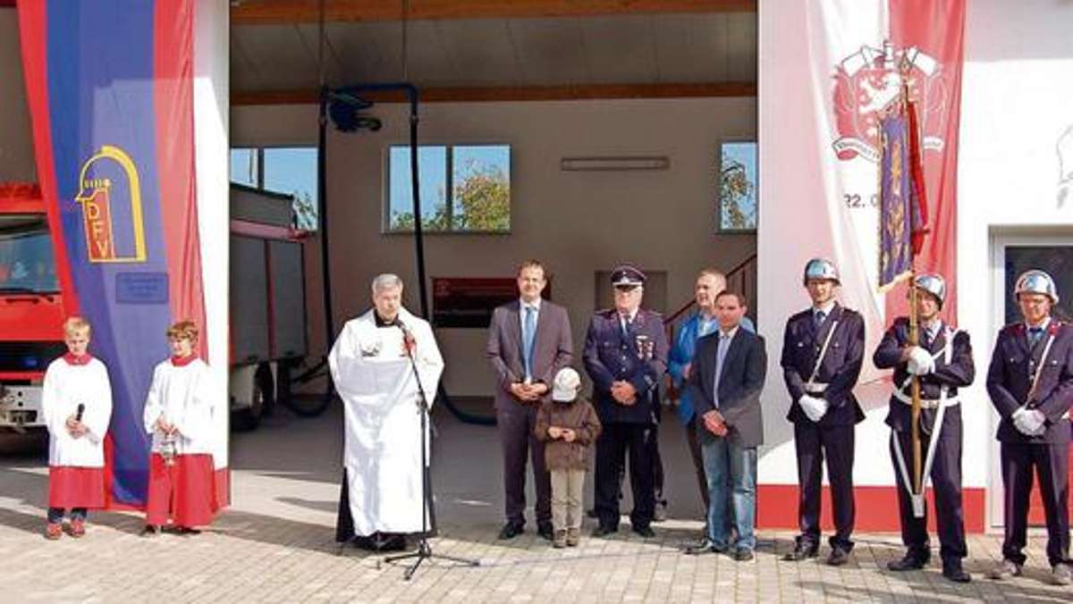 Bad Salzungen: Feuerwehrgerätehaus in Ketten eingeweiht