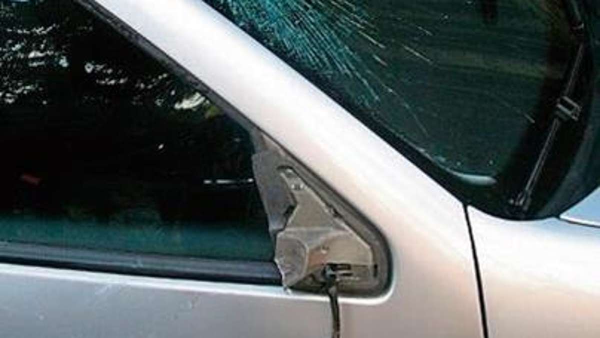 Schmalkalden: 25-Jähriger wird beim Aufstellen des Warndreiecks von Auto erfasst