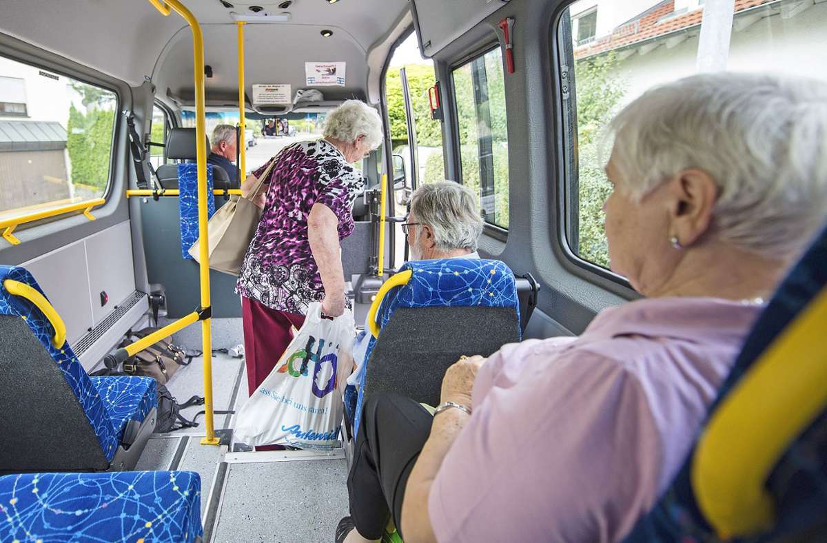 Ein Bürgerbus könnte in Zukunft auch durch die südlichen Ilmenauer Ortsteile fahren. Foto: picture alliance / dpa/Wolfram Kastl