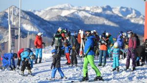 Trotz Corona Ansturm auf Skigebiete in Österreich