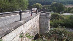 Werra-Brücke nach Unfall beschädigt und gesperrt
