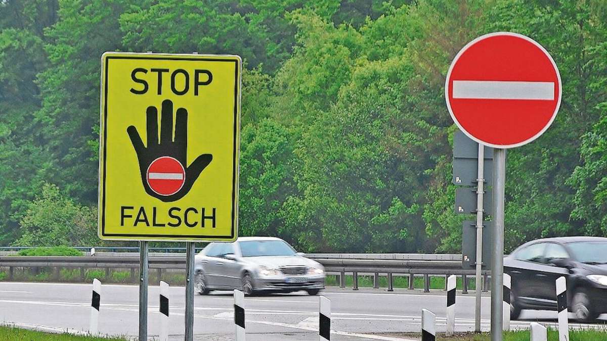 Thüringen: 33-Jährige wendet in Tunnel auf der A 71 und fährt zurück