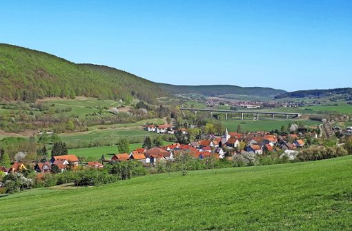 Blick auf Ritschenhausen: Die 325-Einwohner-Gemeinde steht finanziell gut da und kann damit auch in größere Vorhaben investieren. Foto: /Tino Hencl